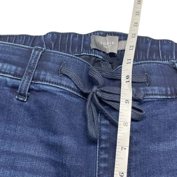 Torrid Dark Moon Boyfriend Straight Weekend Pull-On Jeans - Picture 7 of 9